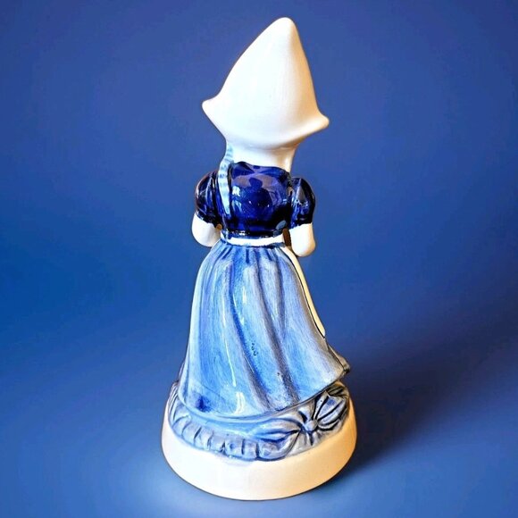 Vintage Delft Blue Dutch Girl Feeding Geese Figurine Hand Painted D.A. 6.25" - Picture 4 of 6